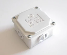 Снимка на 813TH07 Разклонителна кутия открит монтаж 70/70 IP 54 бяла